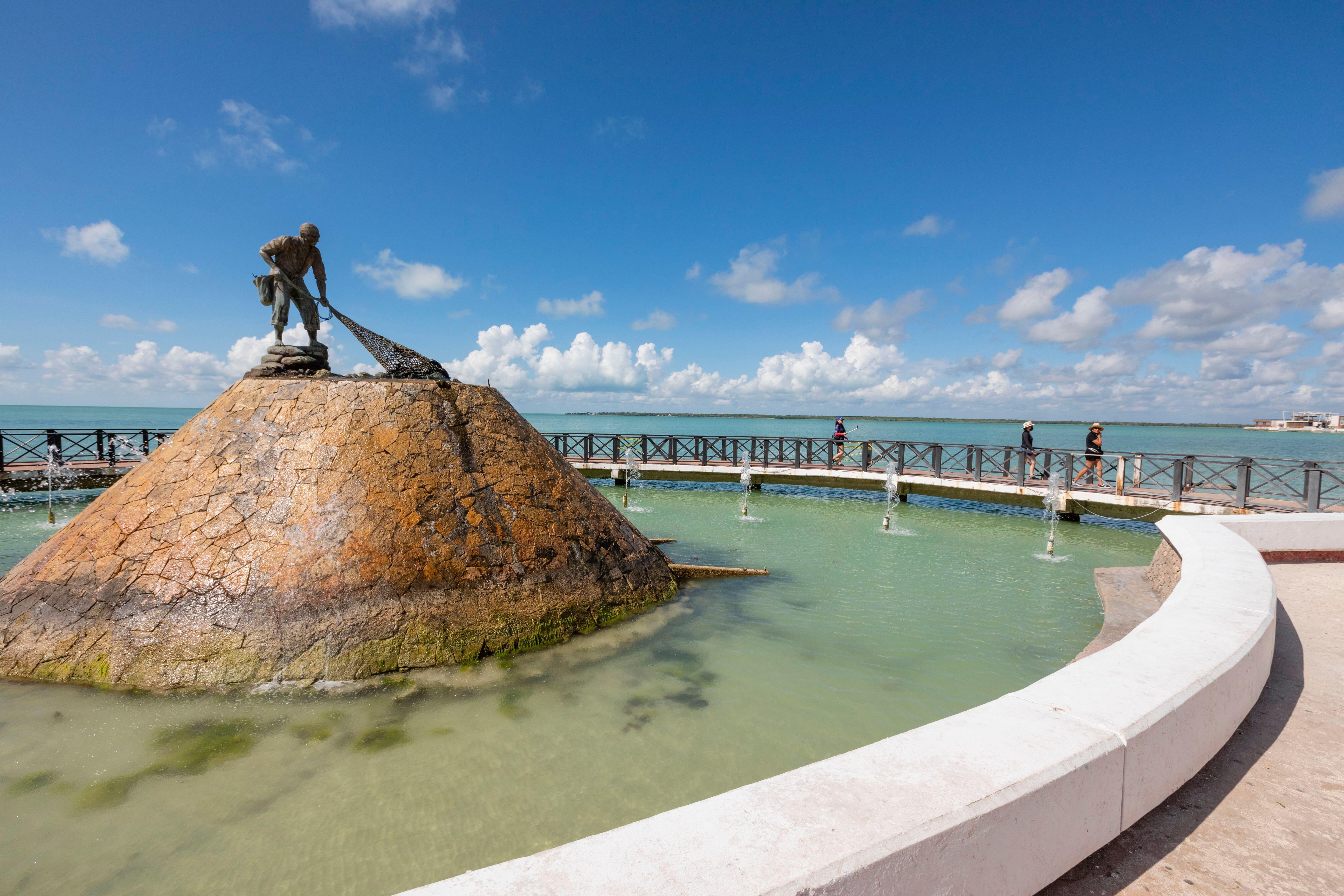 La Fuente Del Pescador, en el malecón de Chetumal.