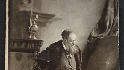 El escritor Wilkie Collins, en una imagen del archivo de la Universidad de Harvard.