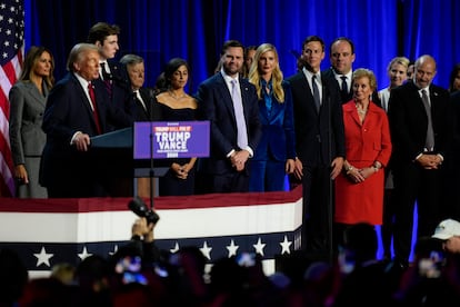 La plana mayor republicana siguen el discurso de Trump en Florida. 