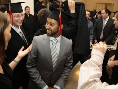 Graduaci&oacute;n en la Academia de Medicina de la Universidad de Poznan.