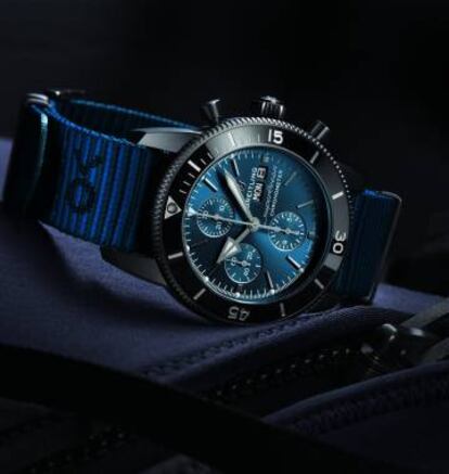 El nuevo modelo Superocean Heritage II Chronograph 44 Outerknown está pensado para el buceo profesional.