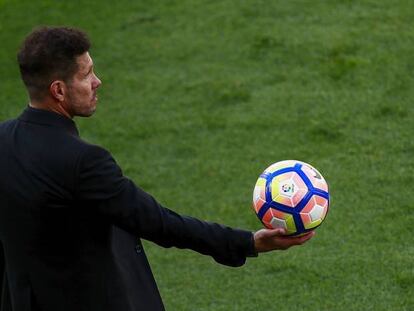 Simeone, na partida contra o Eibar no Calderón.