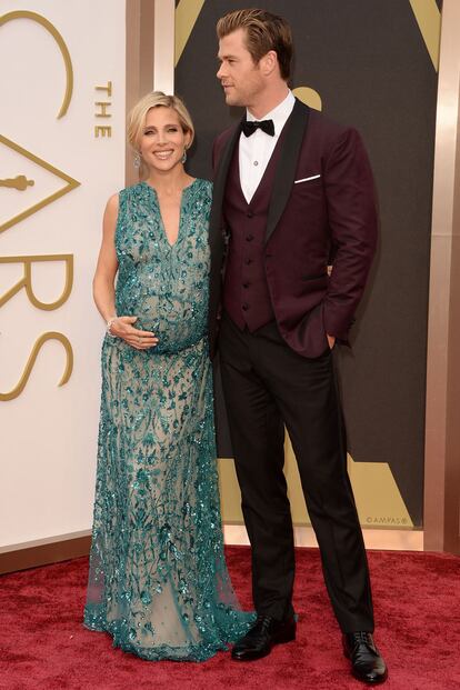 La española Elsa Pataky, embarazada de mellizos, acompañó a su marido  Chris Hemsworth vestida por Elie Saab en la alfombra roja de los Oscar 2014.