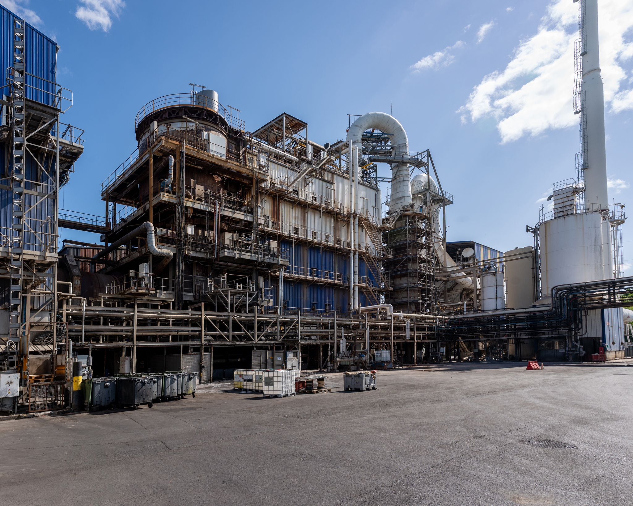 Veolia refuerza su negocio de tratamiento de residuos peligrosos al absorber cinco empresas por 300 millones