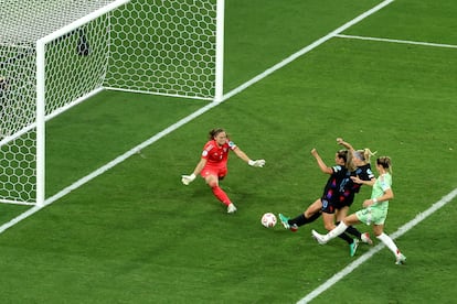 Chloe Kelly anota el segundo gol de Inglaterra ante Italia este martes.