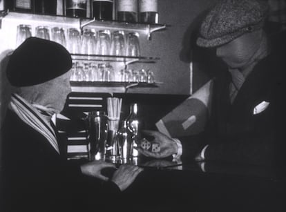 Fotograma de la película 'Les mystères du château du dé' (1929), de Man Ray
