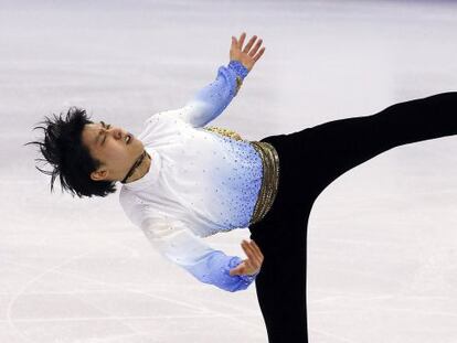 Yuzuru Hanyu, durante su actuaci&oacute;n en Barcelona.