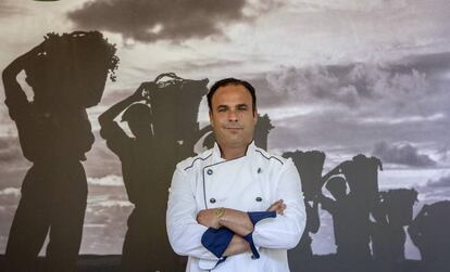 El chef Ángel León, antes de pronunciar su conferencia dentro del Foro Copa Jerez que se celebra desde hoy en Jerez de la Frontera (Cádiz). EFE/Román Ríos