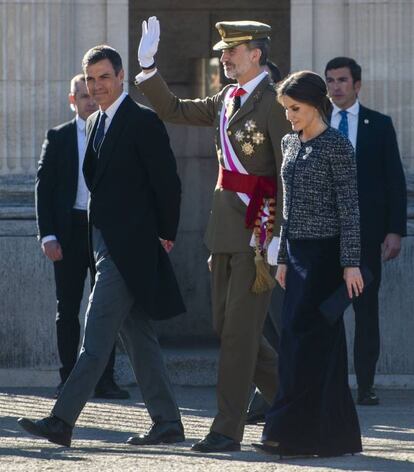 El primer acto oficial de los Reyes y de Sánchez en el nuevo año ha congregado a los mandos de los tres Ejércitos, encabezados por el jefe de Estado Mayor de la Defensa (Jemad), general Fernando Alejandre.