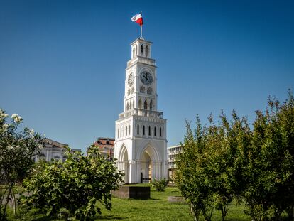 La torre del Reloj, en la Plaza Arturo Prat, en Iquique, Chile.