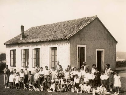 La colonia de la Institución Libre de Enseñanza en San Vicente de la Barquera en agosto de 1930. 