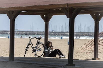 Día soleado en la Malvarrosa de Valencia, el pasado 26 de marzo.
 