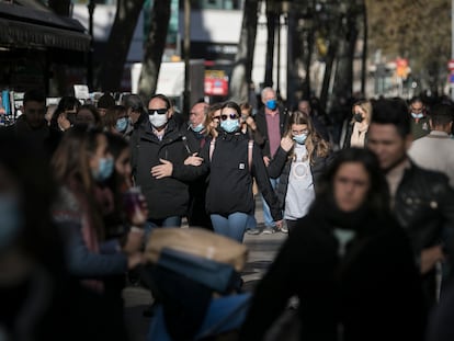 Ambiente en la Rambla de Barcelona, el martes.