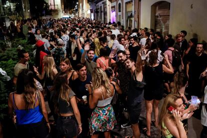 Aglomeración en las fiestas de Gràcia el pasado sábado.