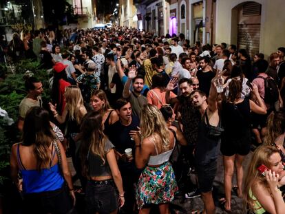 Aglomeración en las fiestas de Gràcia el pasado sábado.