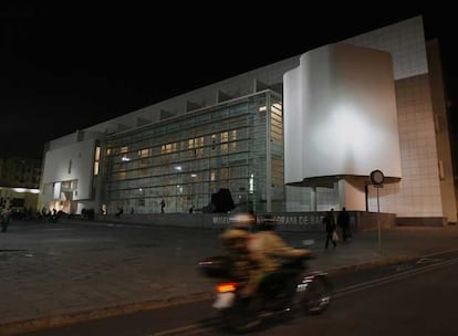 El Museo de Arte Contemporáneo de Barcelona (MACBA) también se sumo al apagón.