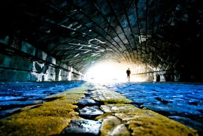 Un túnel de adoquines en Dublín. La ciudad irlandesa es escenario de la última novela de Enrique Vila-Matas.