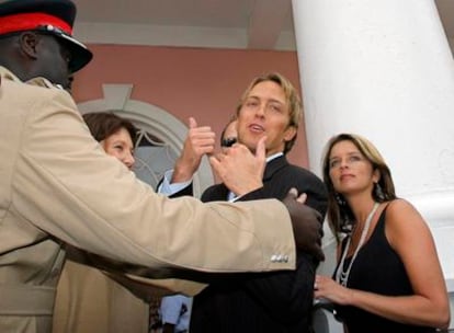 Larry Birkhead a la salida de los juzgados en Bahamas.