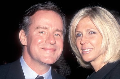 Phil Hartman y su esposa Brynn en una imagen tomada en 1996, dos años antes de la muerte de ambos.