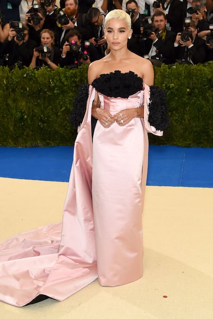 Zoe Kravitz, con vestido de Oscar de la Renta.