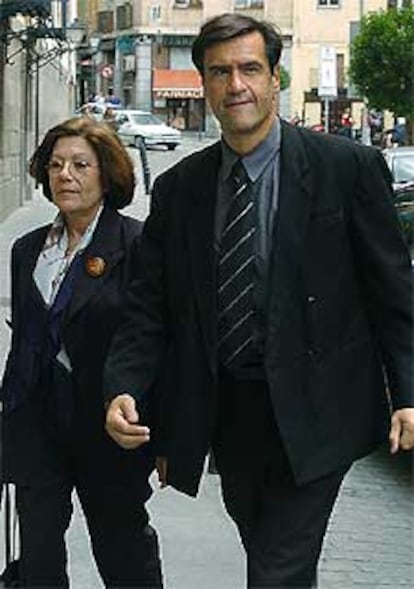 El ministro López Aguilar y la directora general Mercedes Rico.