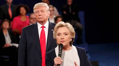 Donald Trump y Hillary Clinton durante un debate celebrado el 9 de octubre del pasado a&ntilde;o.
 
 
