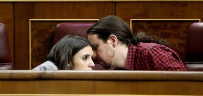 Irene Montero y Pablo Iglesias en el Congreso.