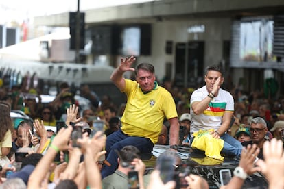 El expresidente Bolsonaro, tras el mitin que ha celebrado este domingo en la playa carioca de Copacabana.