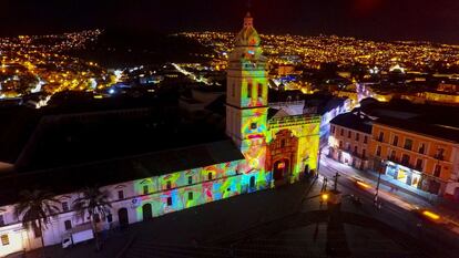 El arte de la policromía ha convertido al centro colonial de la capital ecuatoriana en un caleidoscopio de imágenes en movimiento, en el marco del programa 'Verano de las Artes'.