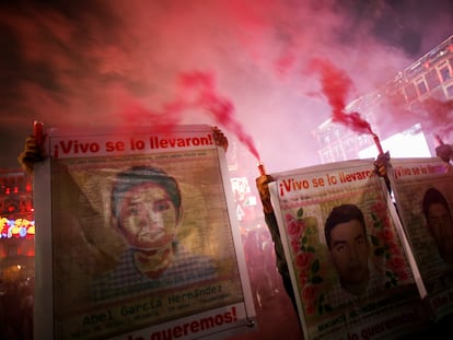 Protesta por el séptimo aniversario de la desaparición de los 43 estudiantes normalistas de Ayotzinapa en Ciudad de México, el pasado 26 de septiembre.