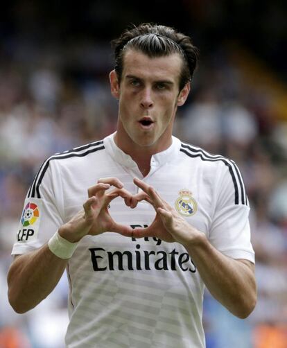 El centrocampista del Real Madrid Gareth Bale celebra su segundo gol ante el Deportivo.