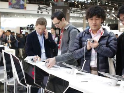 Visitantes del stand de Samsung en la pasada edici&oacute;n del Mobile World Congress. 