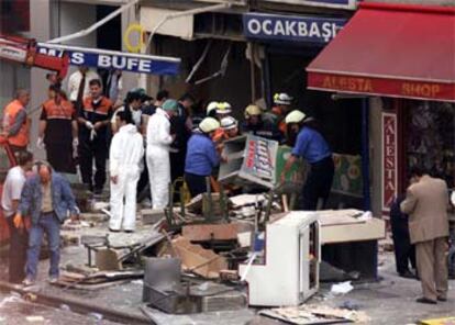 Imagen del exterior del restaurante Elmas tras la explosión.