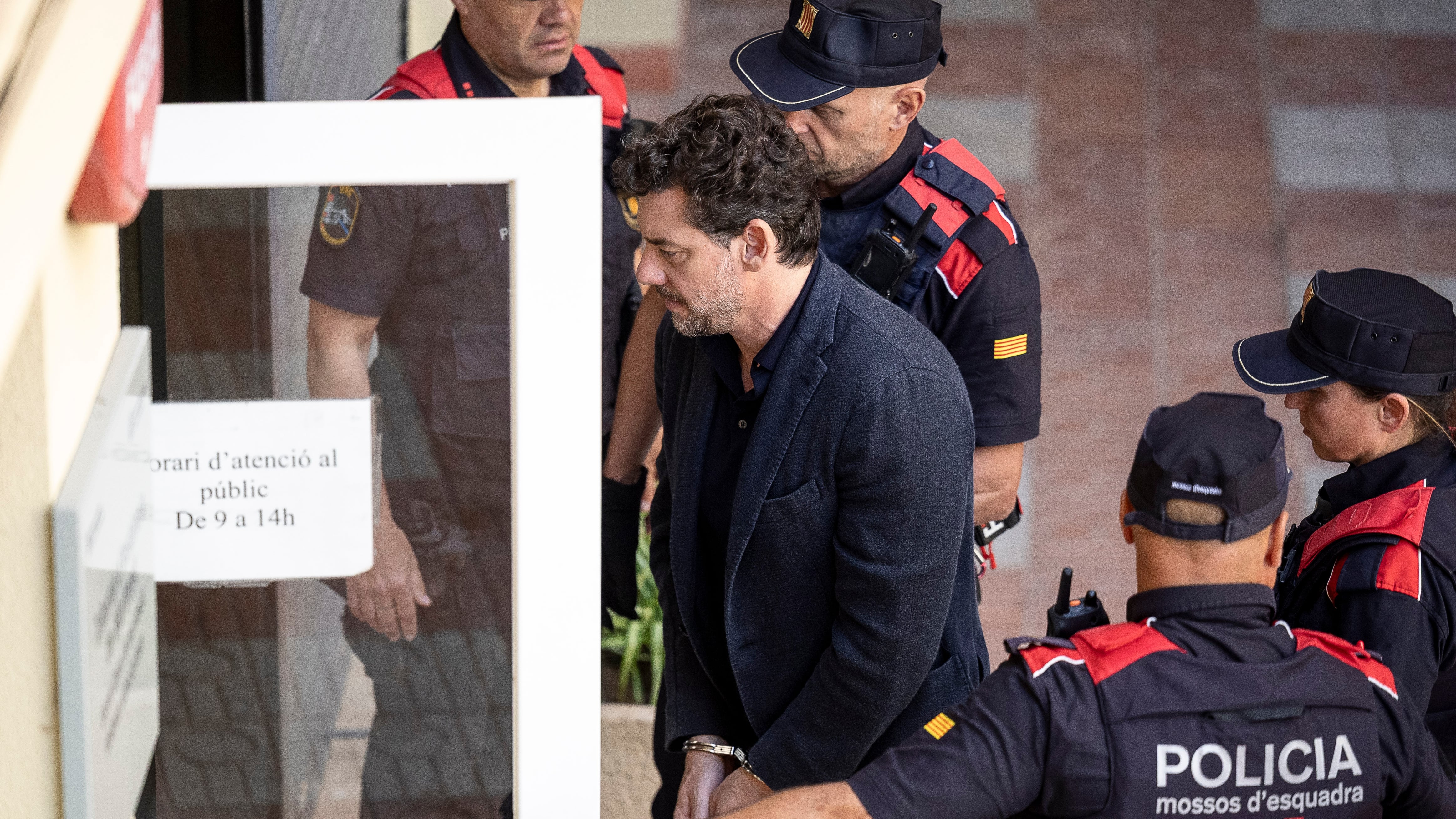 Jonathan Andic busca el auxilio de Miquel Roca y del notario de su padre para desacreditar el móvil económico