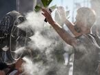 Un chico se refresca del calor con un difusor de vapor de agua de un restaurante de la calle Alcalá, a 2 de julio de 2021, en Madrid, (España). La Agencia Estatal de Meteorología (Aemet) ha activado la alerta amarilla por calor desde las 14 horas y hasta a las 21 horas ante la previsión de temperaturas máximas de hasta 36 grados centígrados en las comarcas Sur, Vegas y Oeste de la Comunidad de Madrid.
NEWS;MADRID;SPAIN;SOCIETY
Jesús Hellín   / Europa Press
29/06/2021