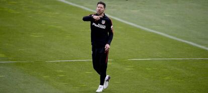 Simeone, durante el entrenamiento del equipo en Majadahonda.