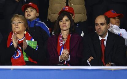 Michelle Bachelet, la ministra chilena del Deporte, Natalia Riffo y el vicepresidente de la Conmebol, Sergio Jadue.