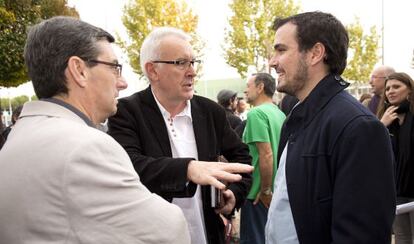 Cayo Lara y Alberto Garzón en la Asamblea de Izquierda Unida en Rivas Vaciamadrid. A la izquierda José Luis Centella.