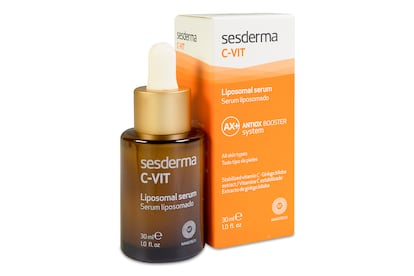 Entre las opciones disponibles en Welnia, el sérum Sesderma C-Vit estimula la producción de colágeno de la piel, disminuyendo las arrugas y mejorando la elasticidad y tono de la piel.