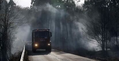 Un vehículo del dispositivo contra incendios en Asturias.