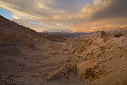 El "Valle de la Luna" y el "Valle de la muerte" son nombres sugerentes, aunque a veces el paisaje se parece más a Marte. 