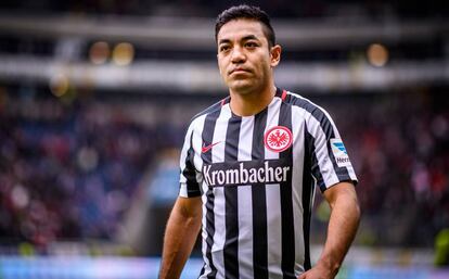 Fabián de la Mora durante un partido con el Eintracht de Fráncfort