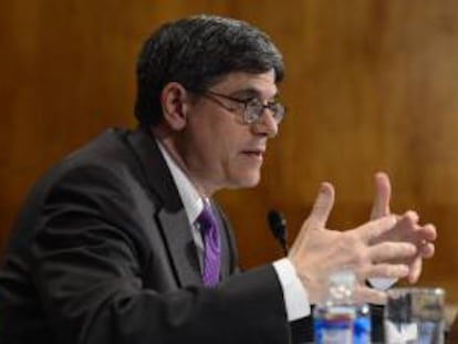 Fotografía tomada el pasado 8 de mayo en la que se registró al secretario del Tesoro de EE.UU., Jack Lew, quien indicó que pese a las nuevas medidas, "el Congreso debe actuar" para elevar el techo de la deuda. EFE/Archivo