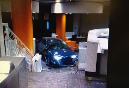 Security footage of the car after it crashed into PP headquarters in Madrid.