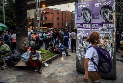 Un cartel electoral de Gustavo Petro, en Medellín.