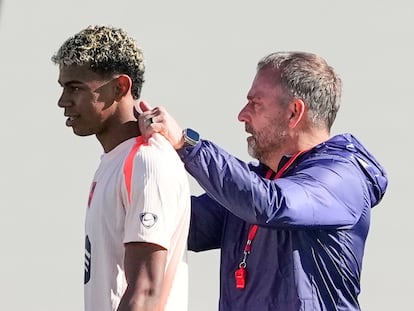 Lamine Yamal y Hansi Flick