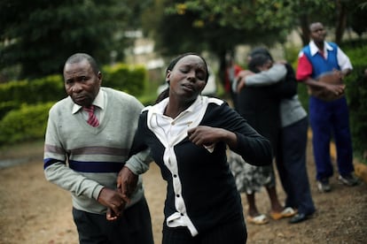 Las escenas de dolor se suceden en la morgue de Nairobi a medida que los familiares identifican a las v&iacute;ctimas del ataque al centro comercial Westgate. 