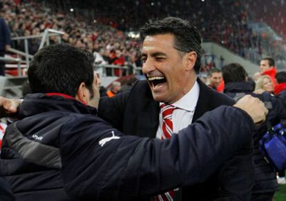 Míchel celebra un triunfo de Olympiacos