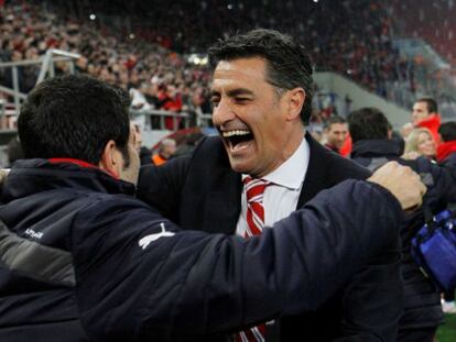 Míchel celebra un triunfo de Olympiacos