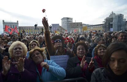 La plaza de Lisboa se ha visto repleta de gente durante la tarde del s&aacute;bado 3 de Marzo.